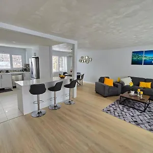 3 Bedroom Away From Canada